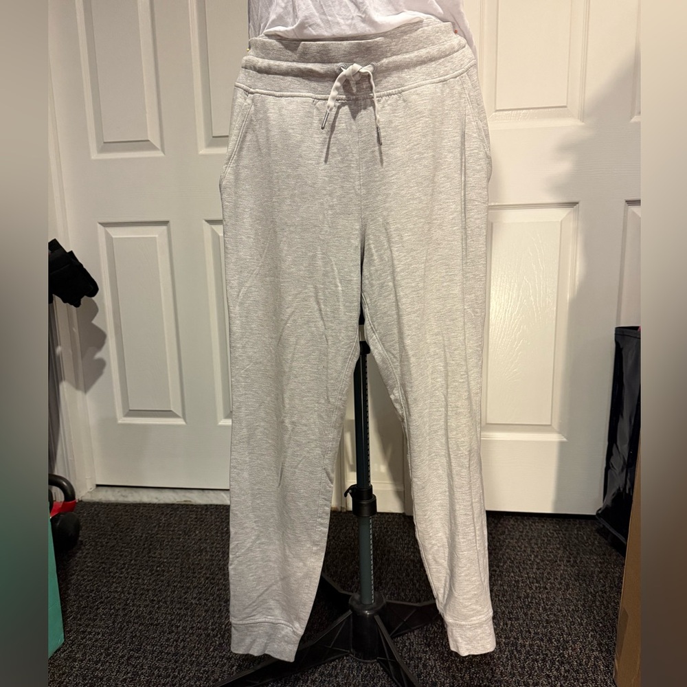LULUEMON sweatpants | women size 8 | light grey
